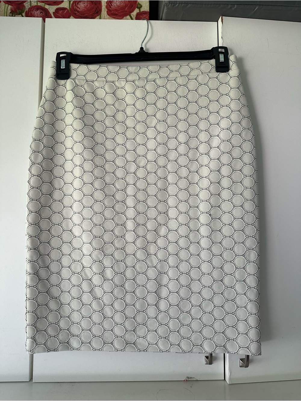 🤍 Leota White Black Circle Eyelet Pencil Skirt Size M Stretch